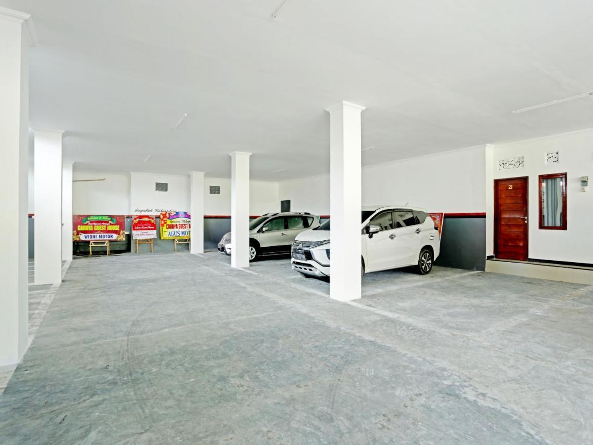 Oyo 90859 Cahaya Guest House Pesanggaran Exterior photo