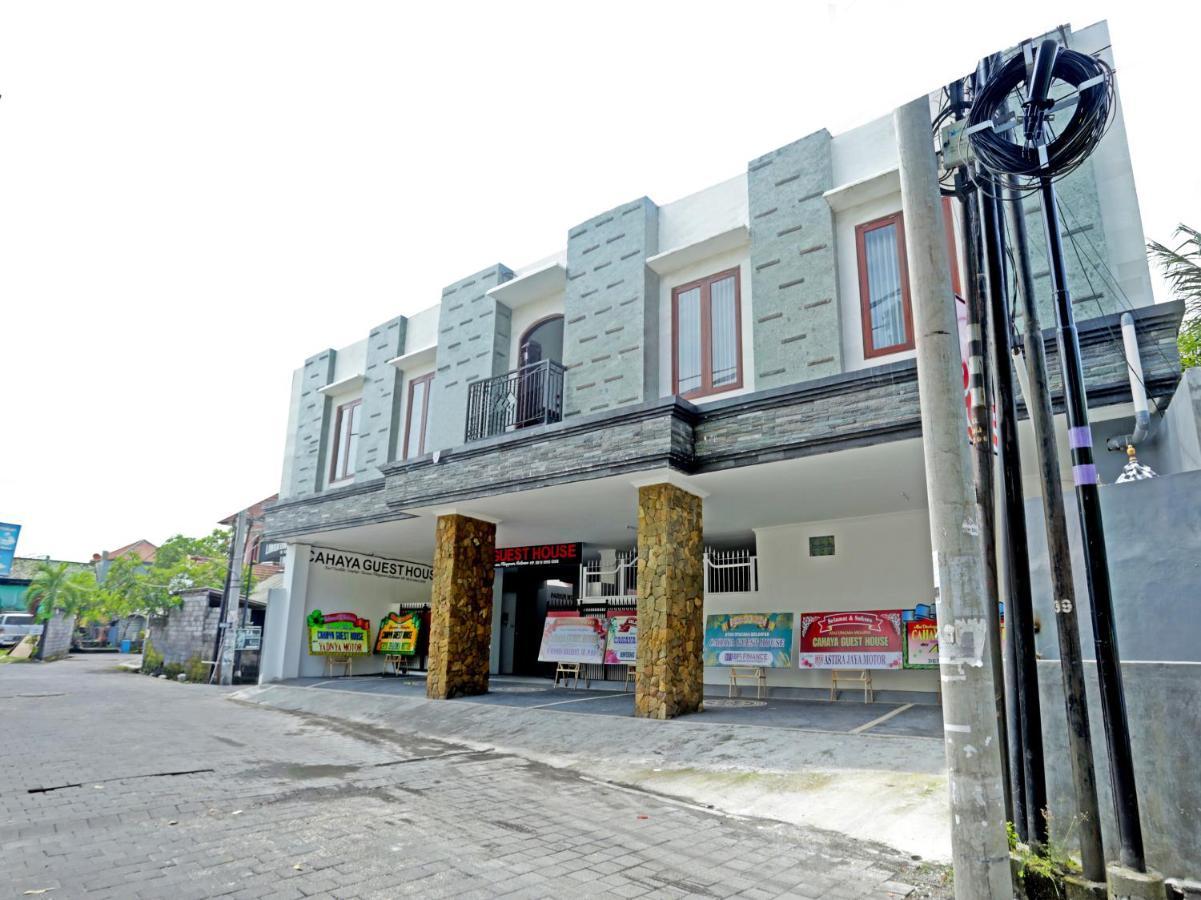 Oyo 90859 Cahaya Guest House Pesanggaran Exterior photo